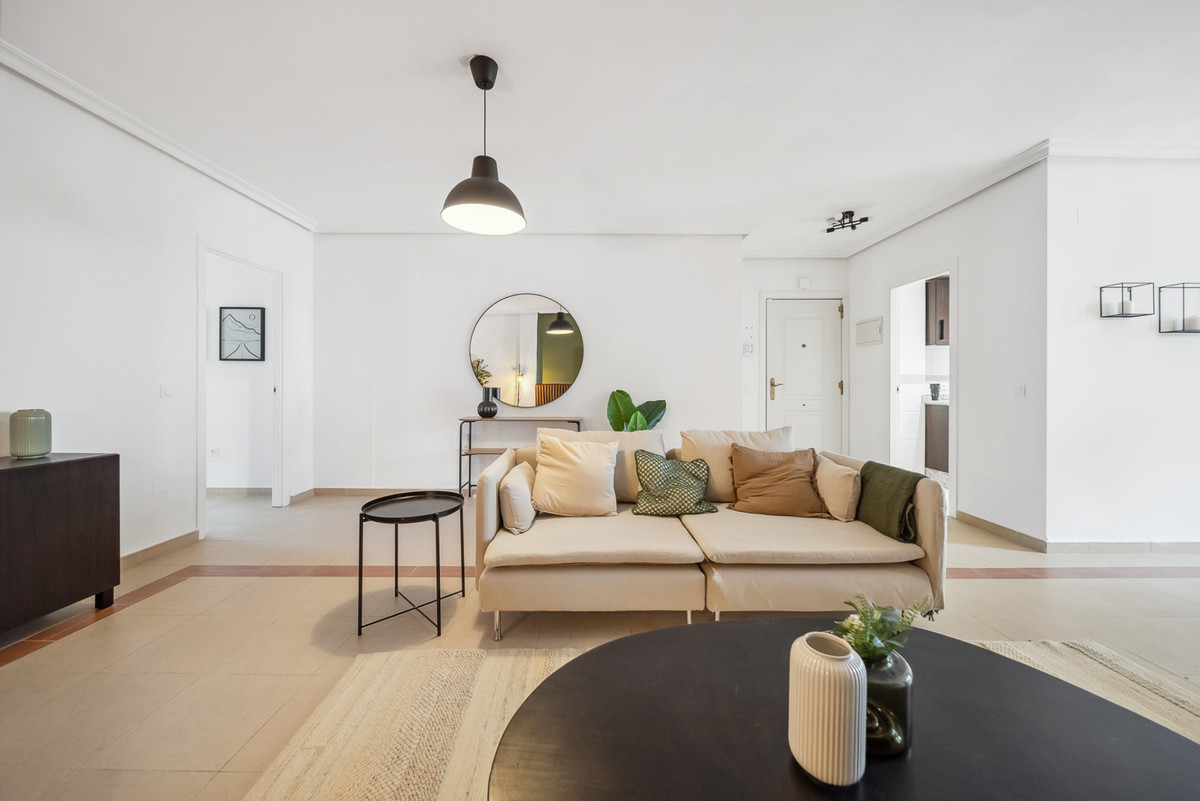 Appartement te koop in Nueva Andalucía | 2 slaapkamers H4956106