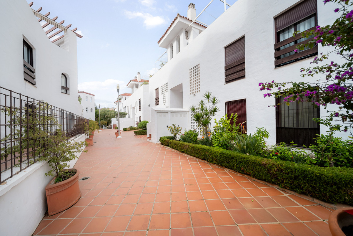 Appartement te koop in Nueva Andalucía | 2 slaapkamers H4956106