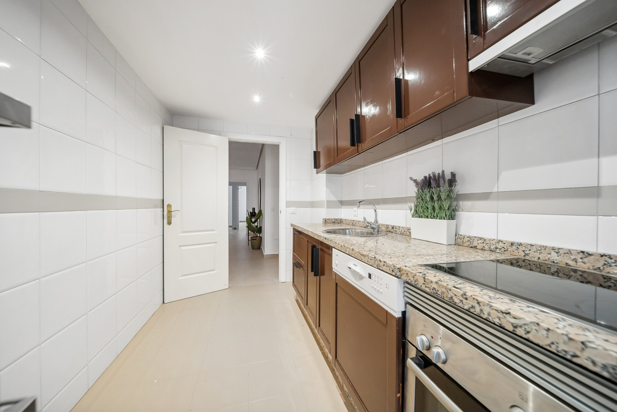 Appartement te koop in Nueva Andalucía | 2 slaapkamers H4956106