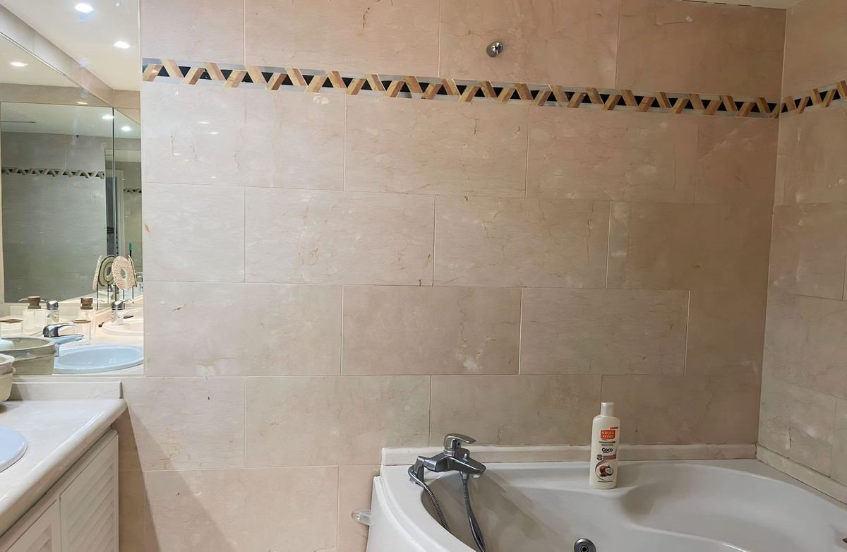 Appartement te koop in Nueva Andalucía | 2 slaapkamers H4994659