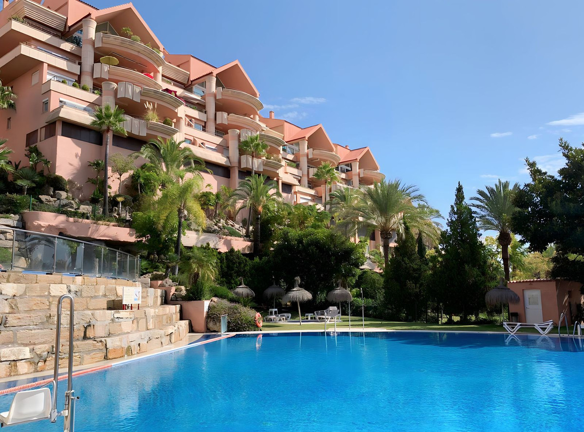 Appartement te koop in Nueva Andalucía | 2 slaapkamers H4994659