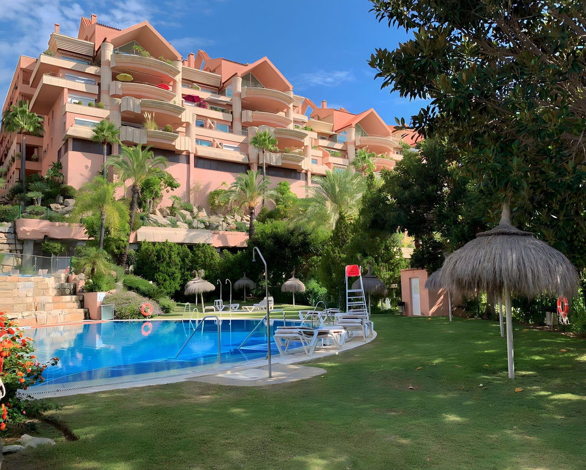 Appartement te koop in Nueva Andalucía | 2 slaapkamers H4994659