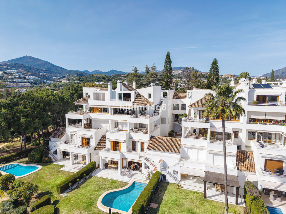 Appartement te koop in Nueva Andalucía | 4 slaapkamers H5005765