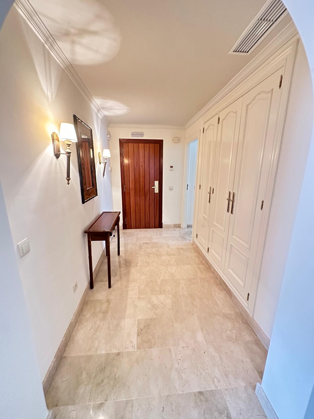 Appartement te koop in Nueva Andalucía | 1 slaapkamers H5015668