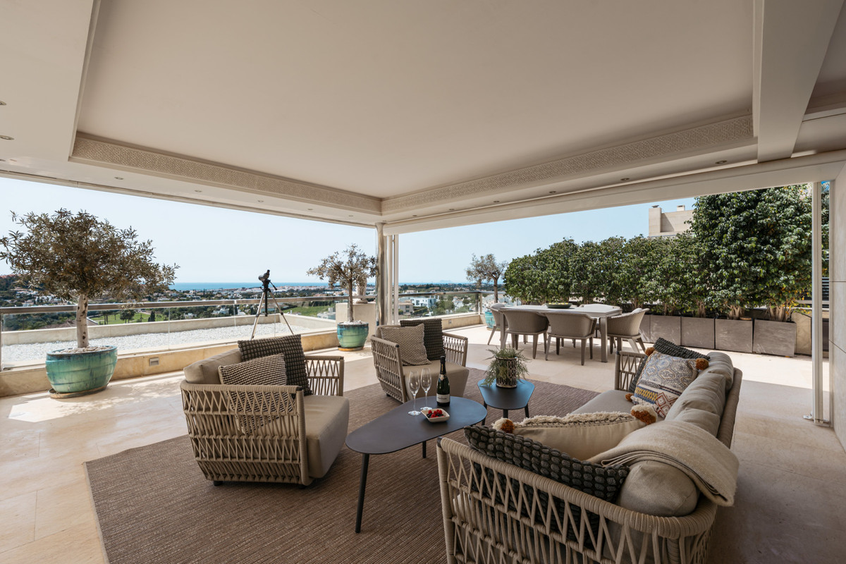 Penthouse Duplex in Nueva Andalucía-1