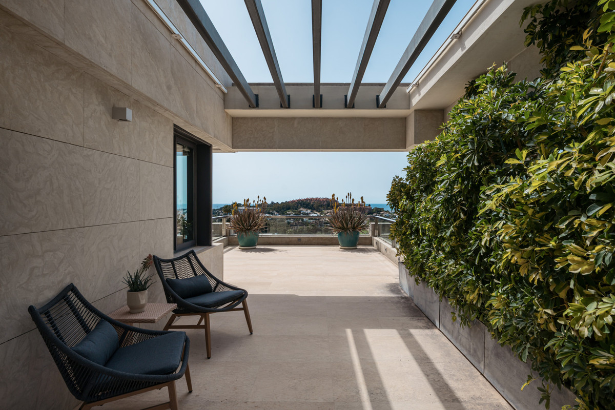Penthouse Duplex in Nueva Andalucía-26