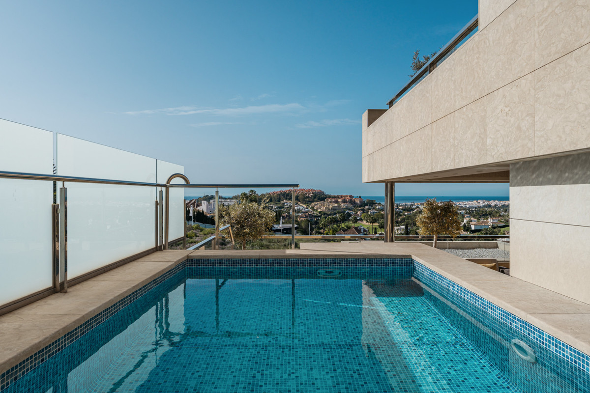 Penthouse Duplex in Nueva Andalucía-3