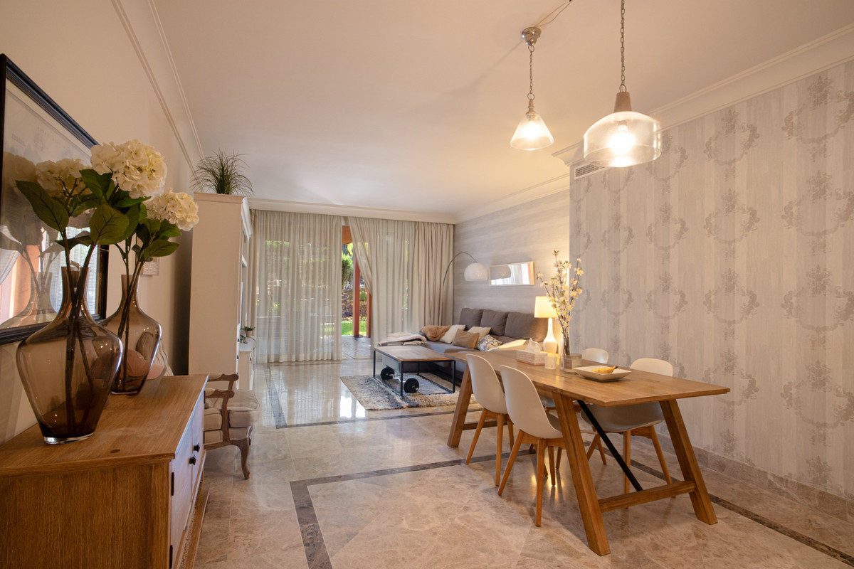 Appartement te koop in Nueva Andalucía | 2 slaapkamers H5042464