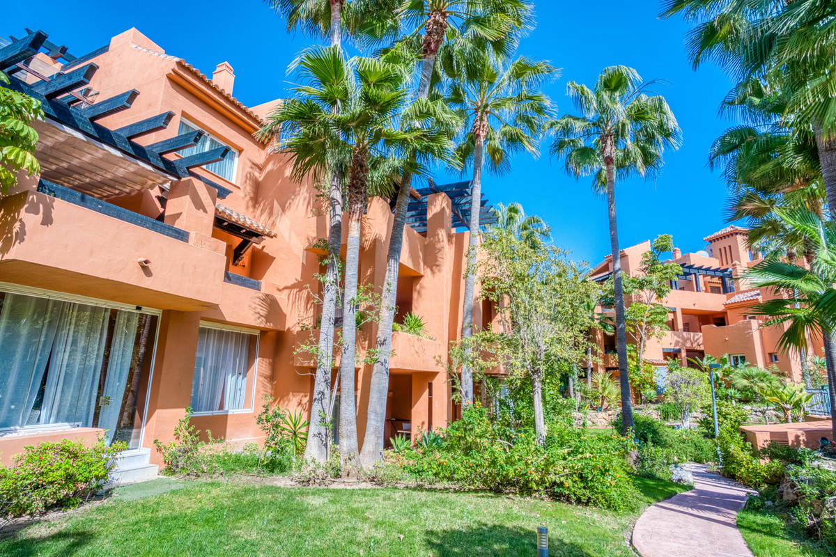 Appartement te koop in Nueva Andalucía | 2 slaapkamers H5042464