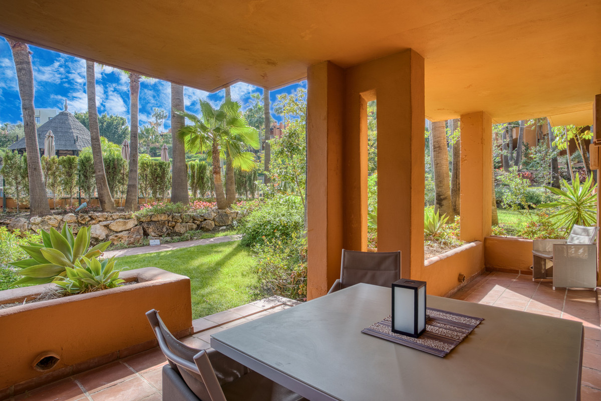 Appartement te koop in Nueva Andalucía | 2 slaapkamers H5042464