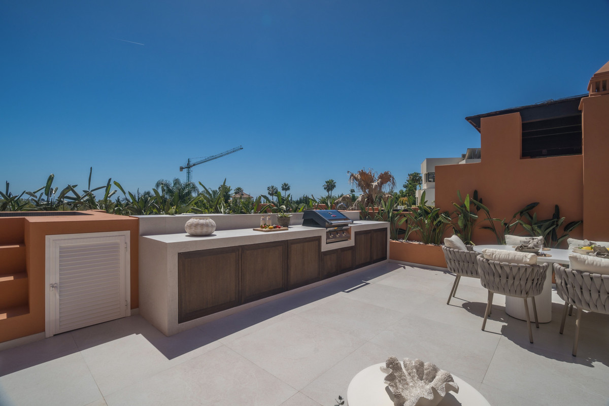 Appartement te koop in Nueva Andalucía | 4 slaapkamers H5056444