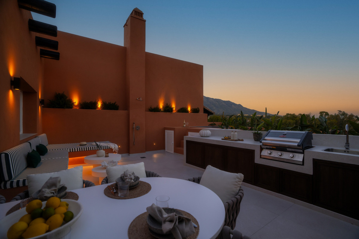 Appartement te koop in Nueva Andalucía | 4 slaapkamers H5056444