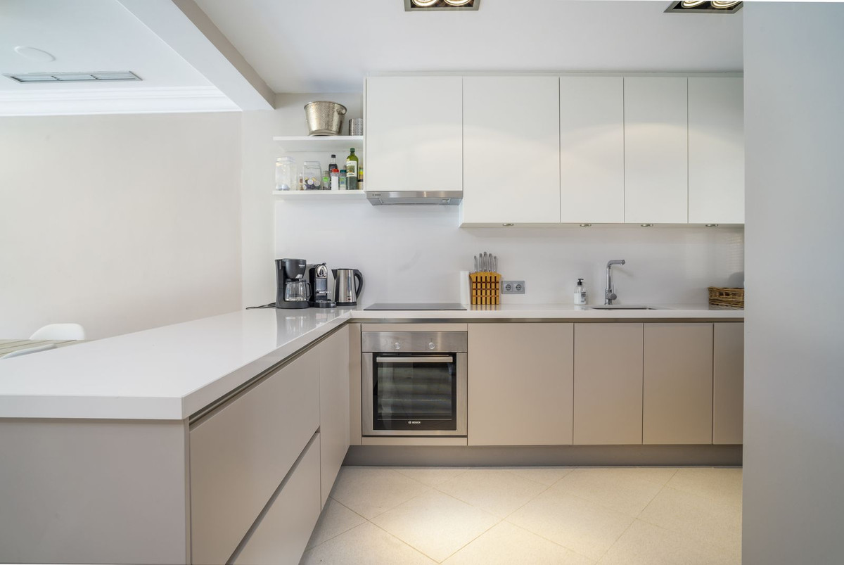 Appartement te koop in Nueva Andalucía | 2 slaapkamers H5061667