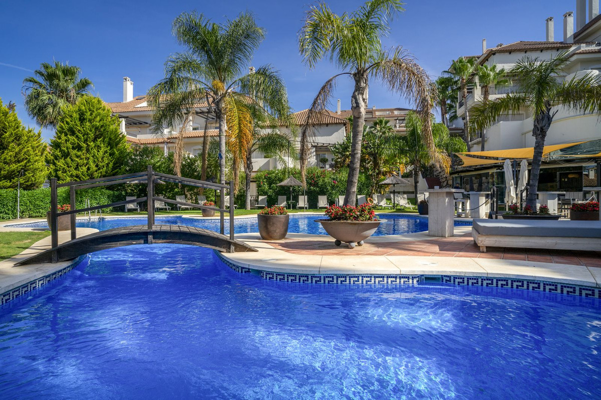 Appartement te koop in Nueva Andalucía | 2 slaapkamers H5061667