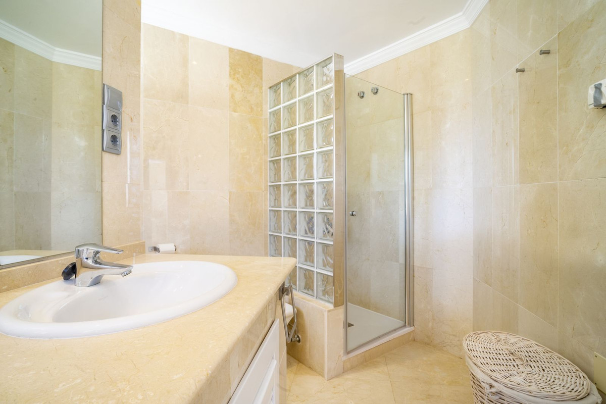 Appartement te koop in Nueva Andalucía | 2 slaapkamers H5061667
