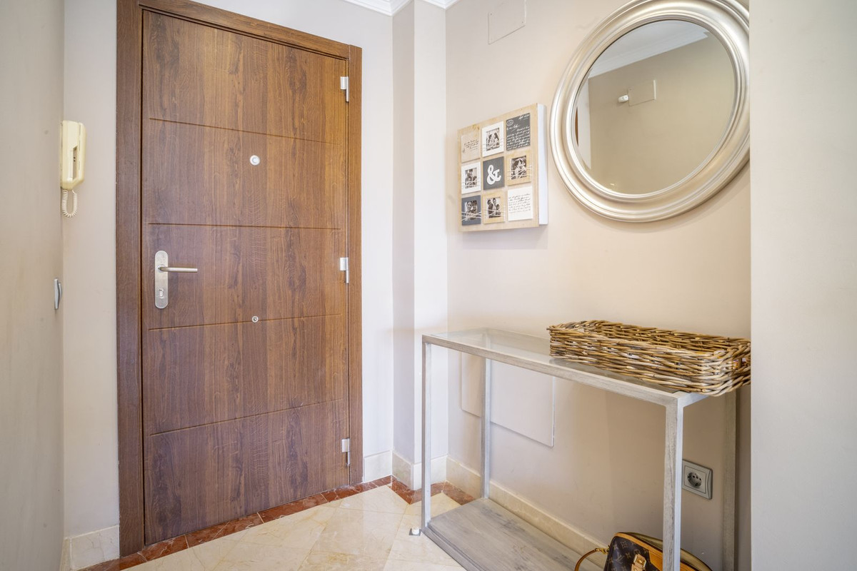Appartement te koop in Nueva Andalucía | 2 slaapkamers H5061667