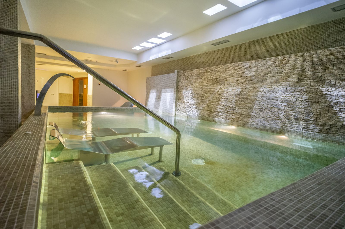 Appartement te koop in Nueva Andalucía | 2 slaapkamers H5061667