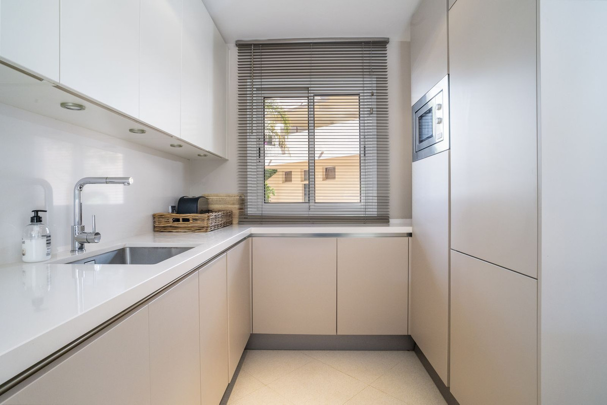 Appartement te koop in Nueva Andalucía | 2 slaapkamers H5061667