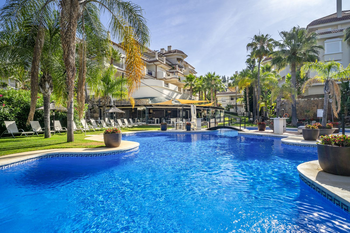 Appartement te koop in Nueva Andalucía | 2 slaapkamers H5061667