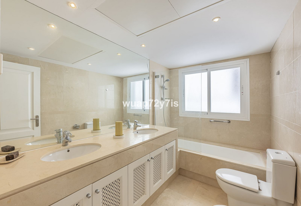 Apartment te koop in Nueva Andalucía | 3 slaapkamers H5064091