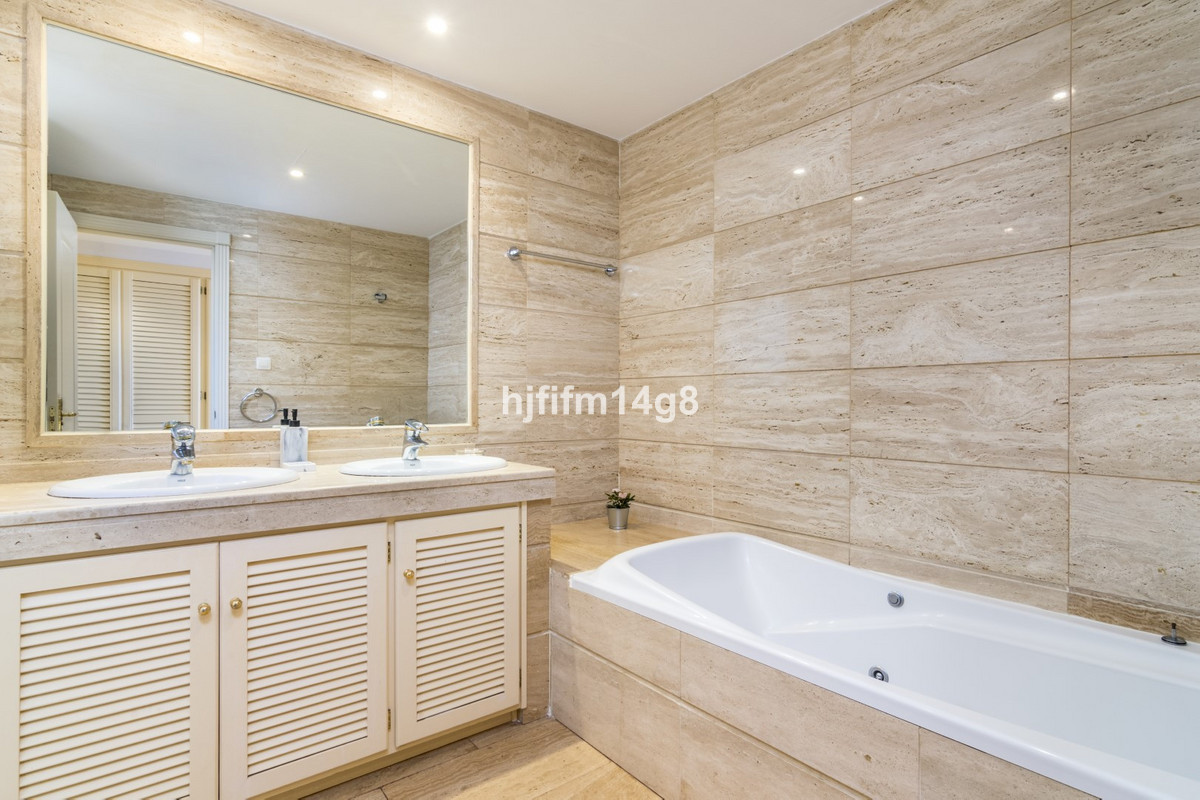 Apartment te koop in Nueva Andalucía | 2 slaapkamers H5075614