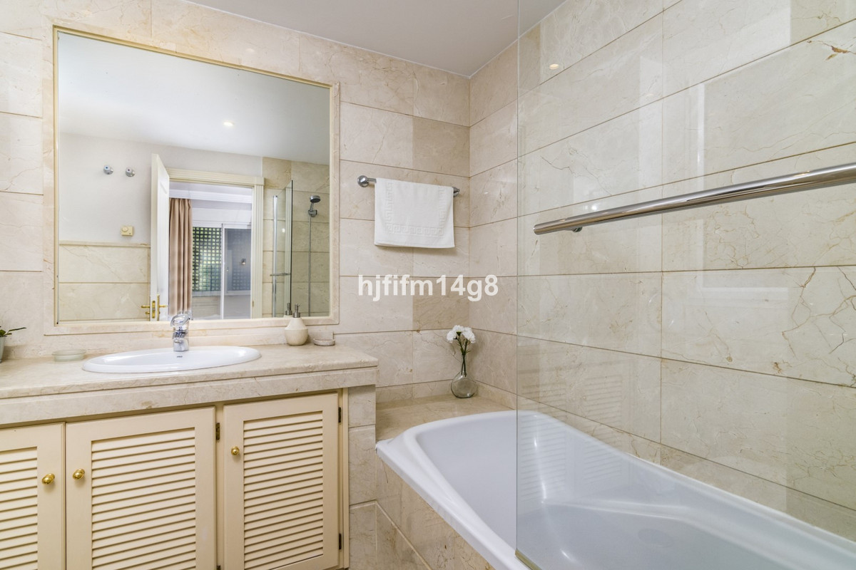 Apartment te koop in Nueva Andalucía | 2 slaapkamers H5075614