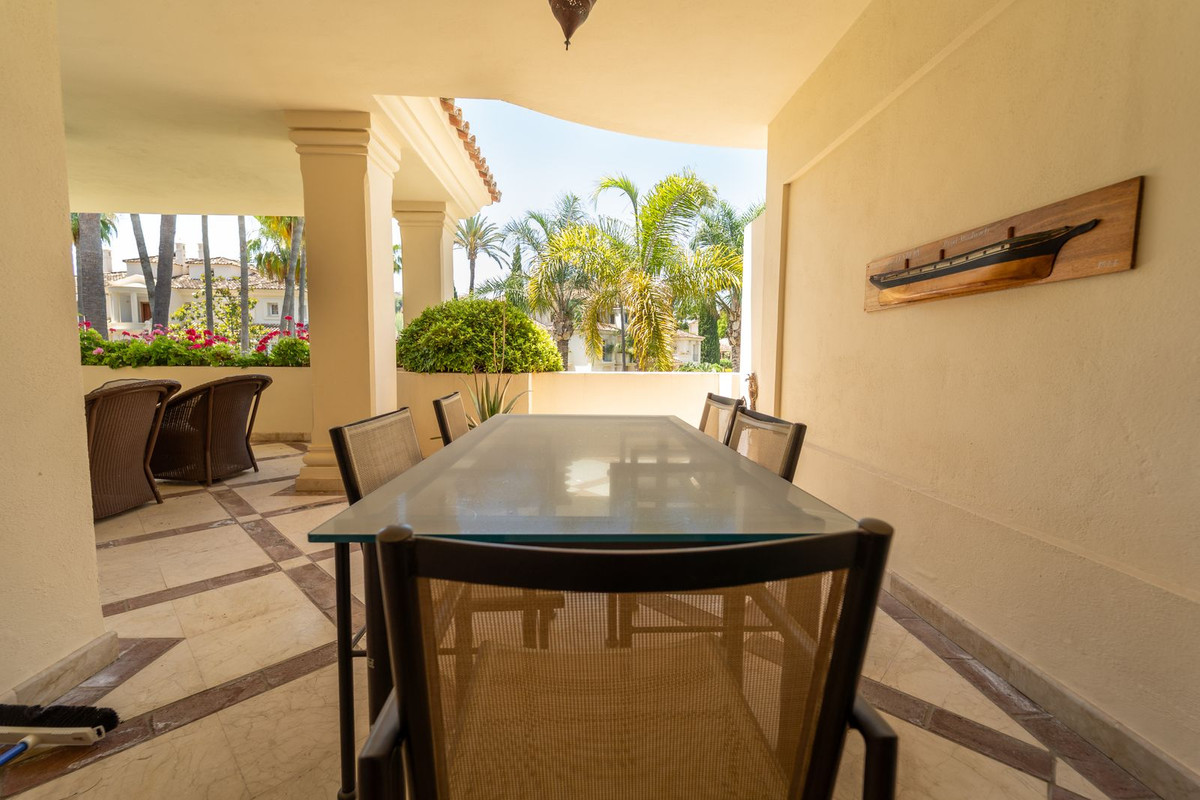Appartement te koop in Nueva Andalucía | 3 slaapkamers H5078104