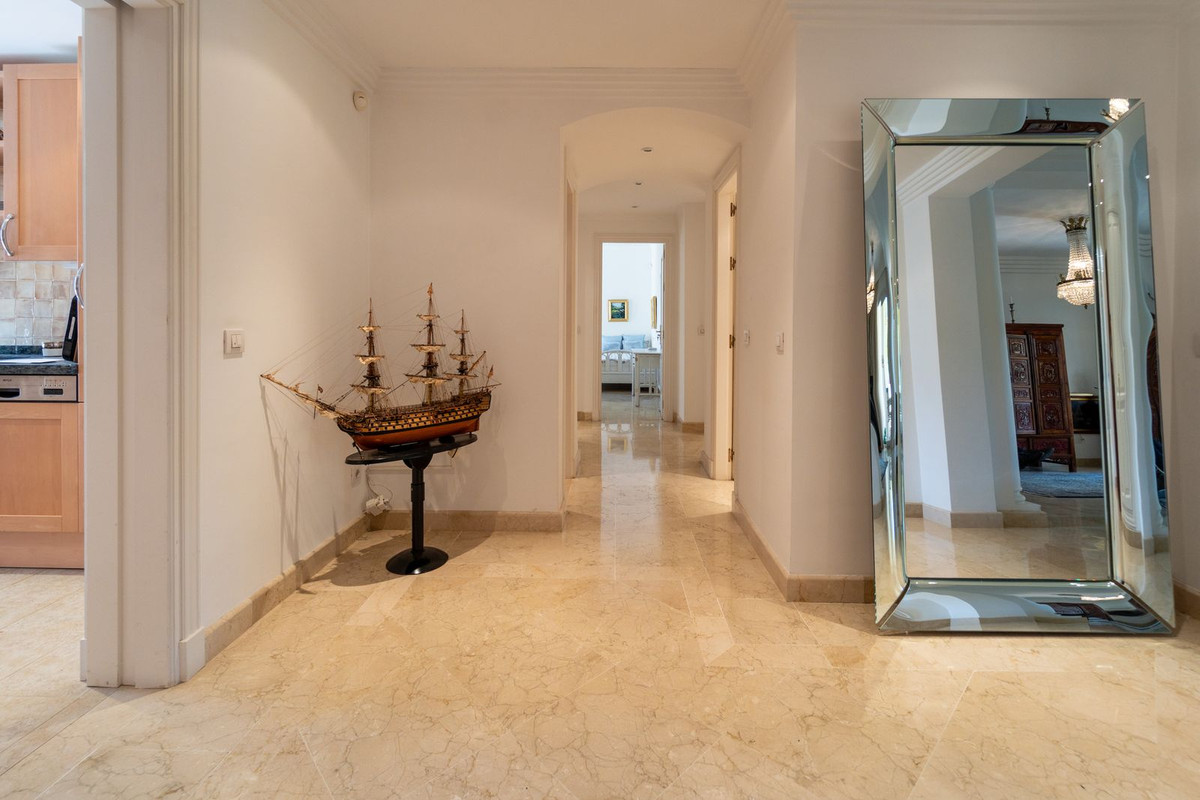 Appartement te koop in Nueva Andalucía | 3 slaapkamers H5078104