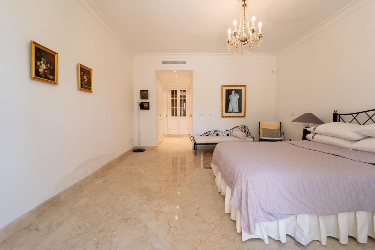 Appartement te koop in Nueva Andalucía | 3 slaapkamers H5078104