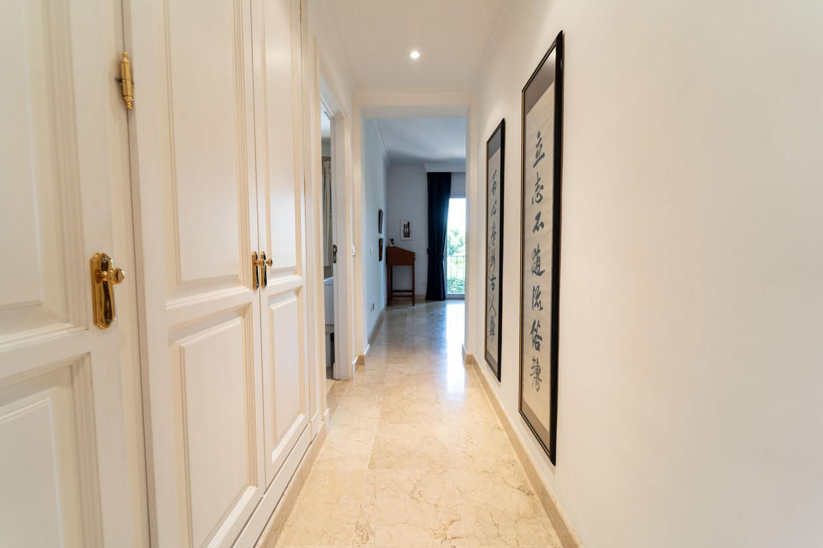 Appartement te koop in Nueva Andalucía | 3 slaapkamers H5078104