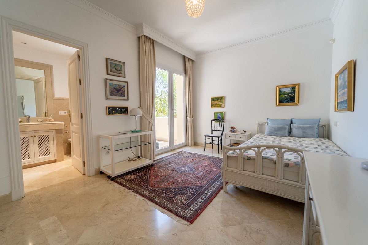 Appartement te koop in Nueva Andalucía | 3 slaapkamers H5078104