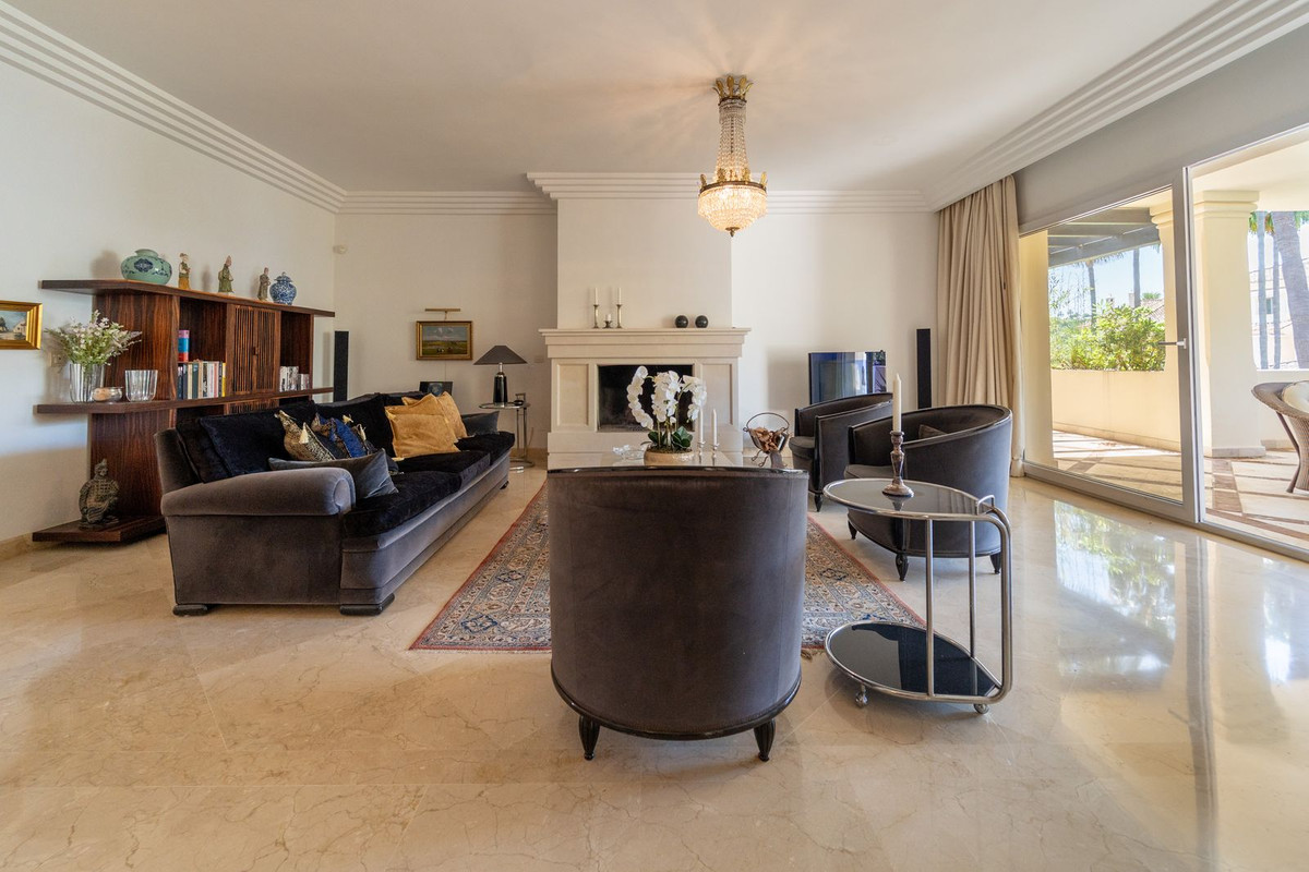 Appartement te koop in Nueva Andalucía | 3 slaapkamers H5078104