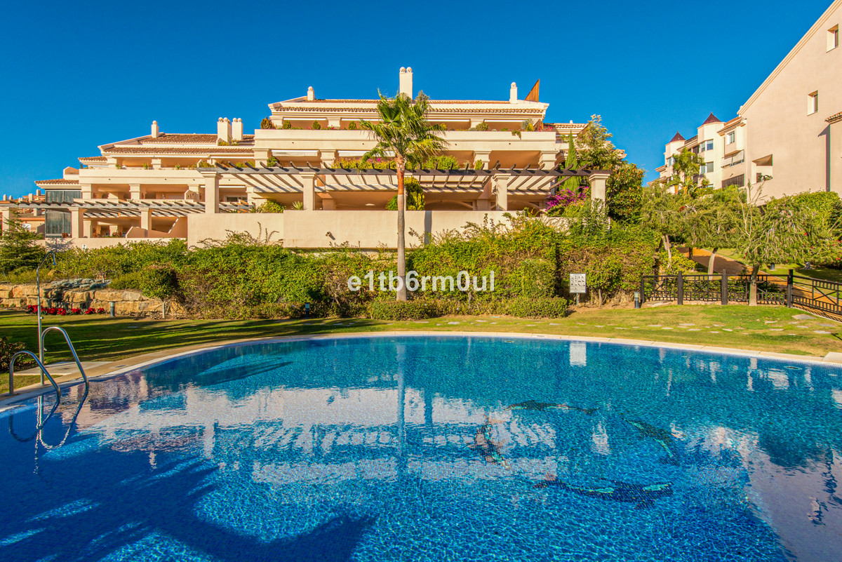 Appartement te koop in Nueva Andalucía | 2 slaapkamers H5078449