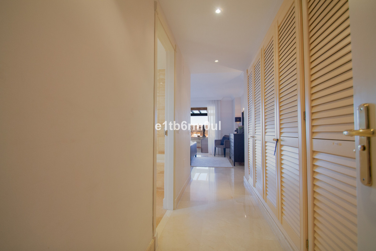 Appartement te koop in Nueva Andalucía | 2 slaapkamers H5078449