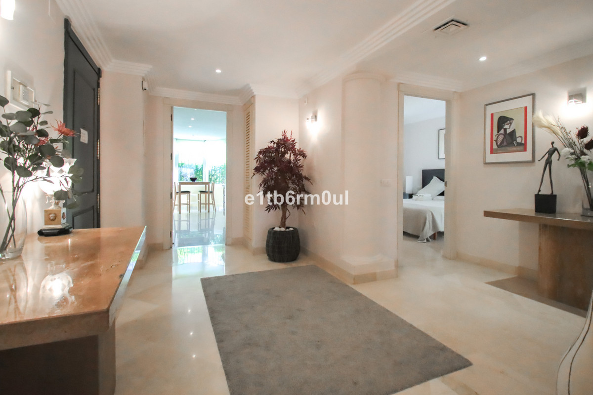 Appartement te koop in Nueva Andalucía | 2 slaapkamers H5078449