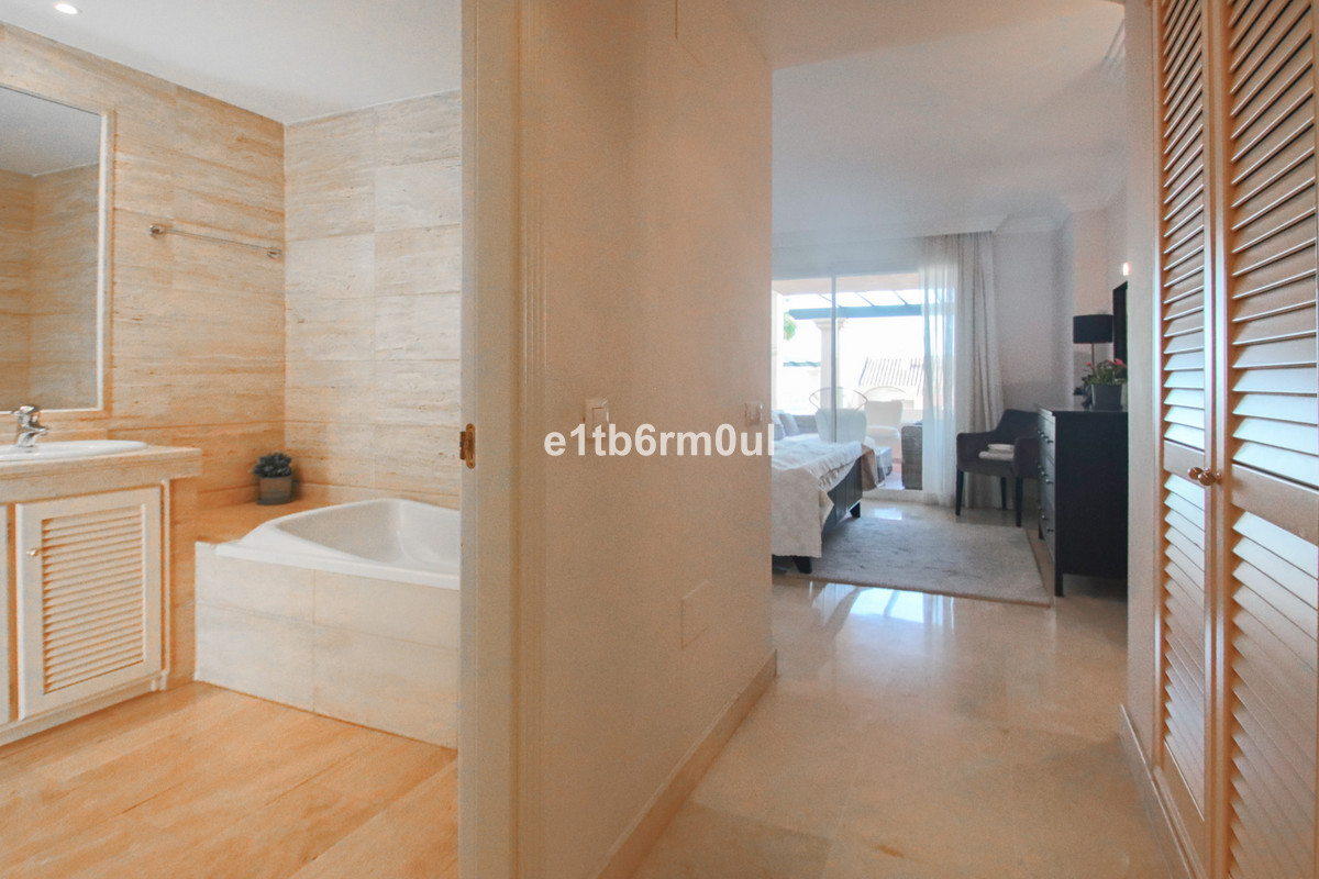 Appartement te koop in Nueva Andalucía | 2 slaapkamers H5078449