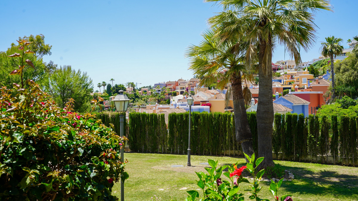 Appartement te koop in Nueva Andalucía | 2 slaapkamers H5078455