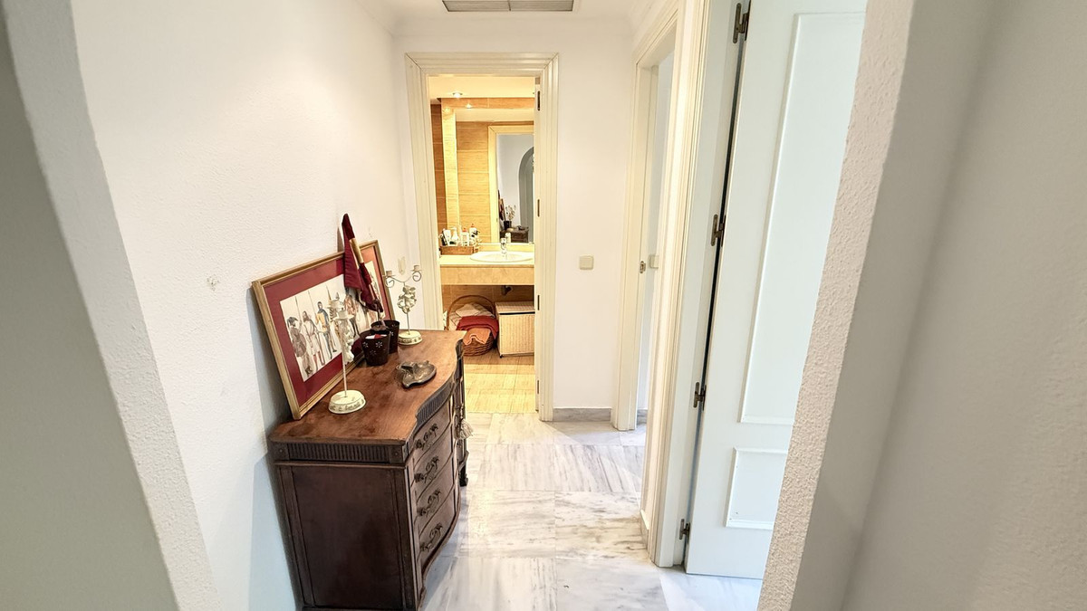 Appartement te koop in Nueva Andalucía | 3 slaapkamers H5080213