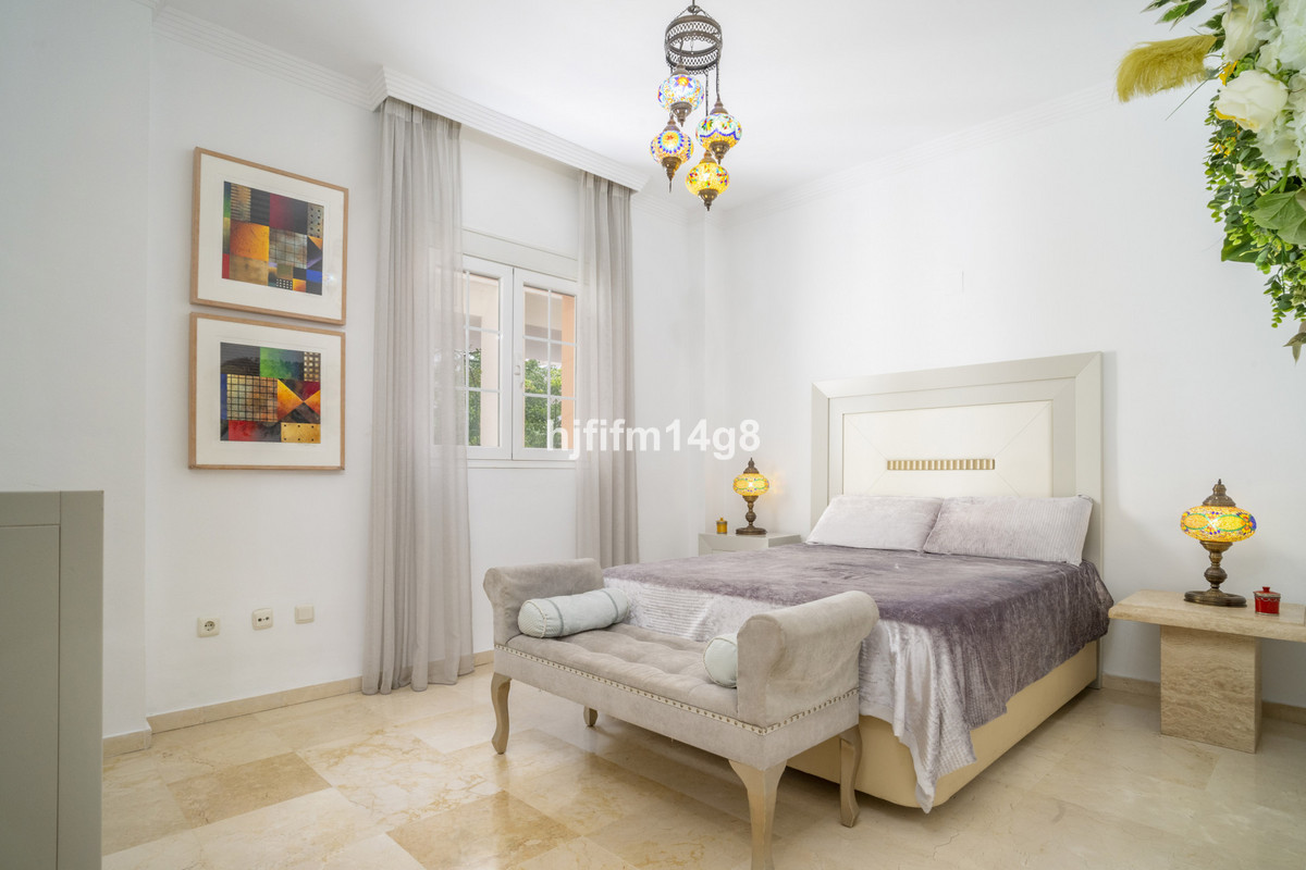 Appartement te koop in Nueva Andalucía | 2 slaapkamers H5080333