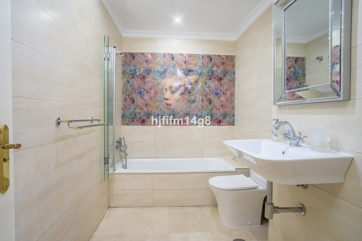 Appartement te koop in Nueva Andalucía | 2 slaapkamers H5080333