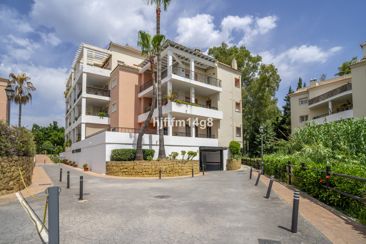 Appartement te koop in Nueva Andalucía | 2 slaapkamers H5080333
