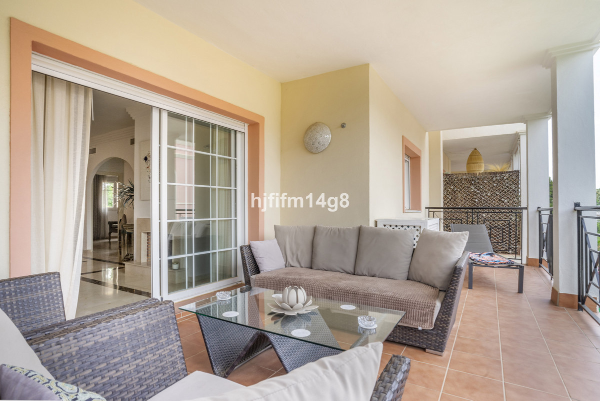 Appartement te koop in Nueva Andalucía | 2 slaapkamers H5080333