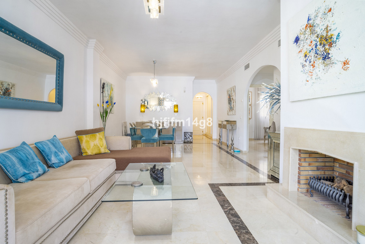 Appartement te koop in Nueva Andalucía | 2 slaapkamers H5080333