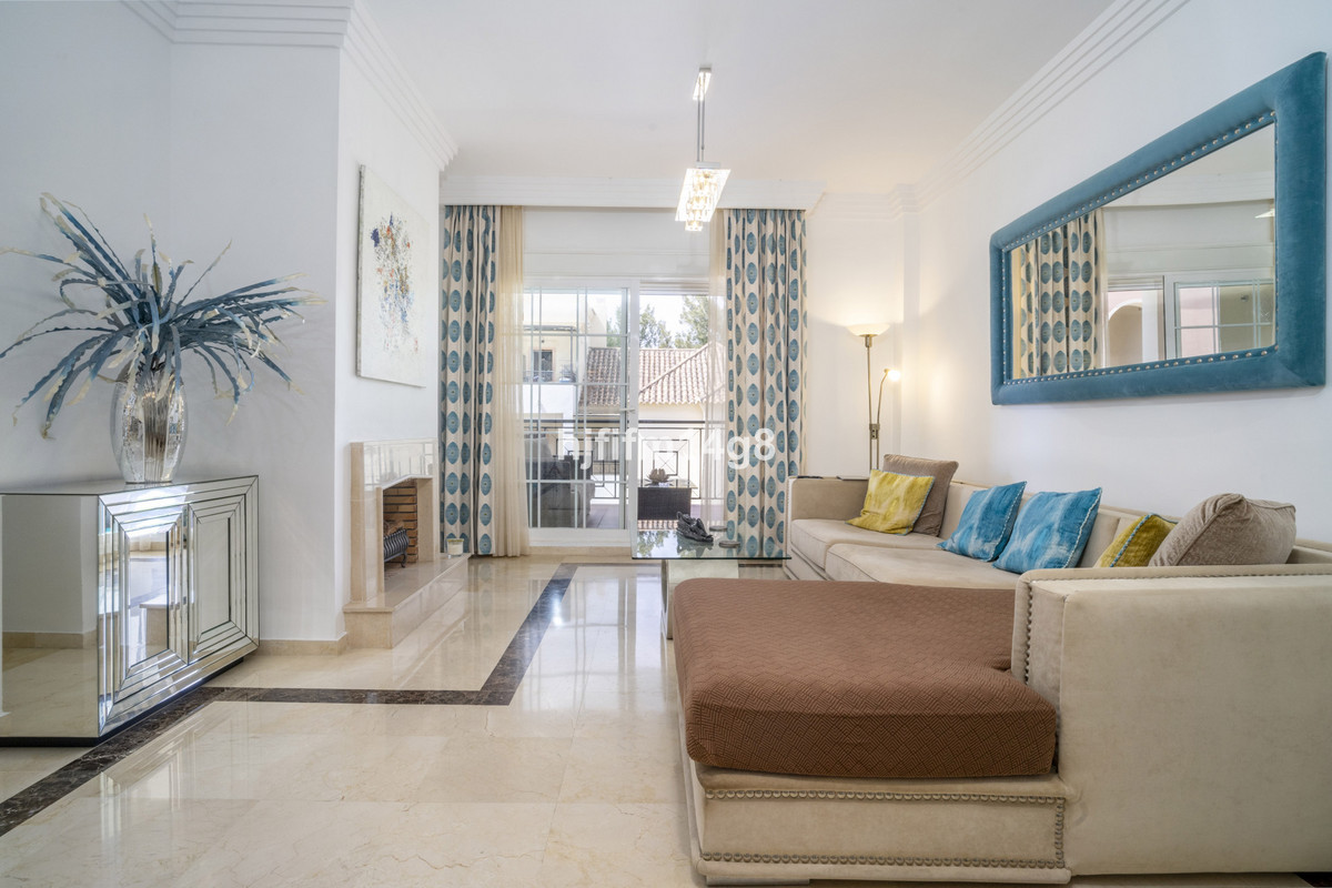 Appartement te koop in Nueva Andalucía | 2 slaapkamers H5080333