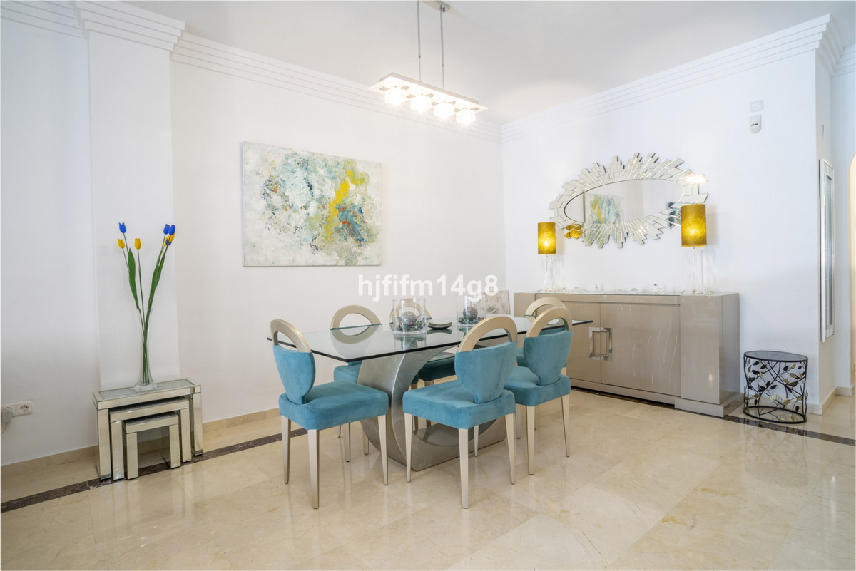 Appartement te koop in Nueva Andalucía | 2 slaapkamers H5080333