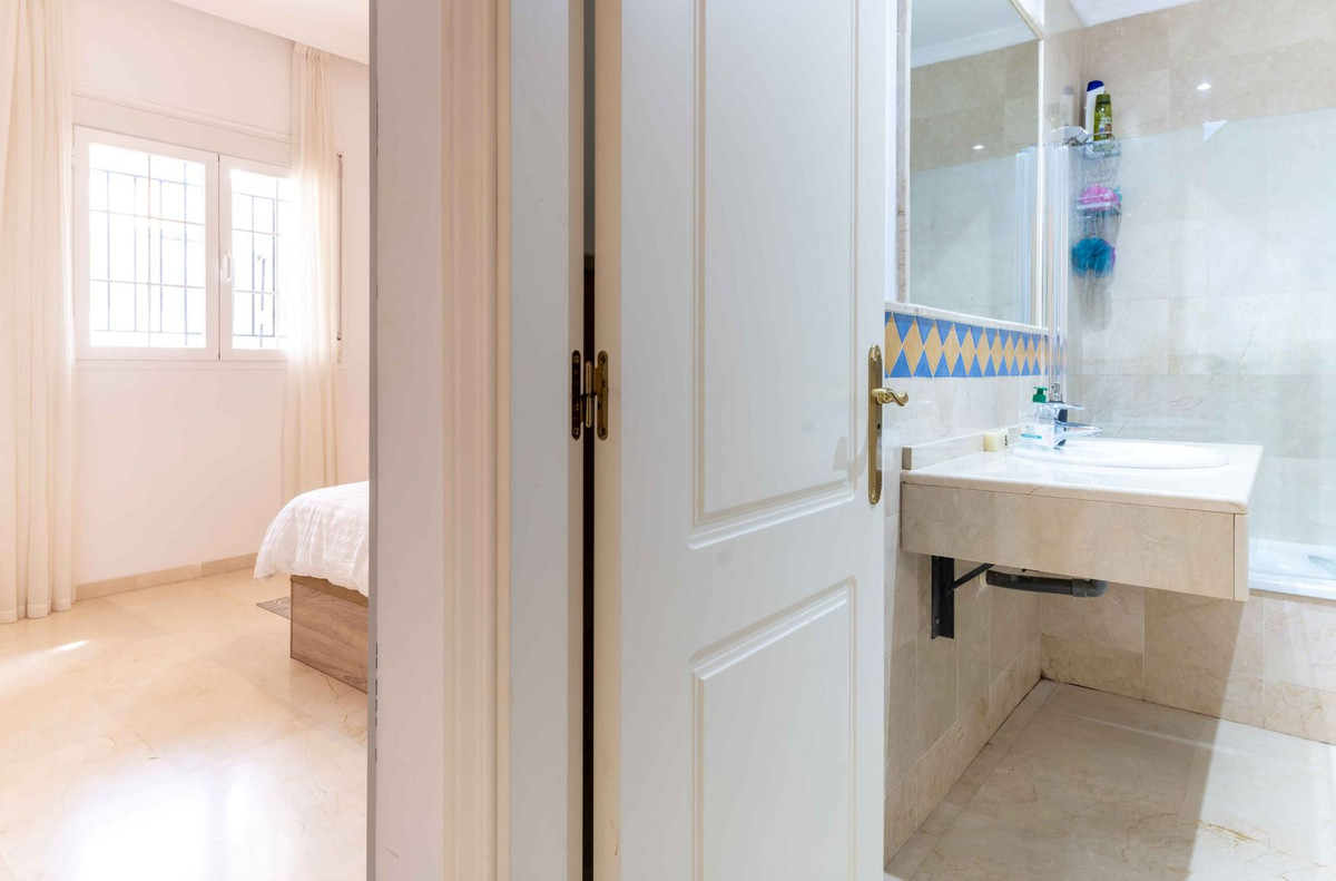 Appartement te koop in Nueva Andalucía | 2 slaapkamers H5080741