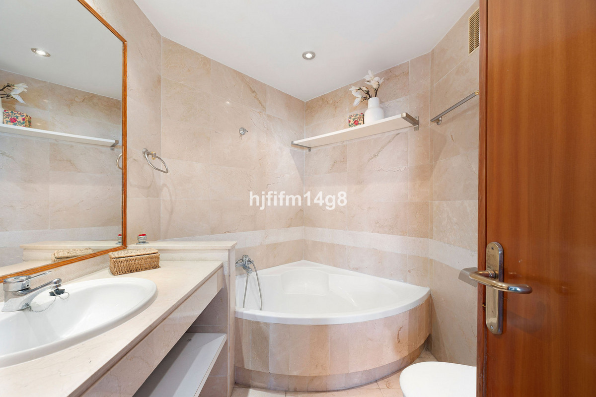 Appartement te koop in Nueva Andalucía | 2 slaapkamers H5081500