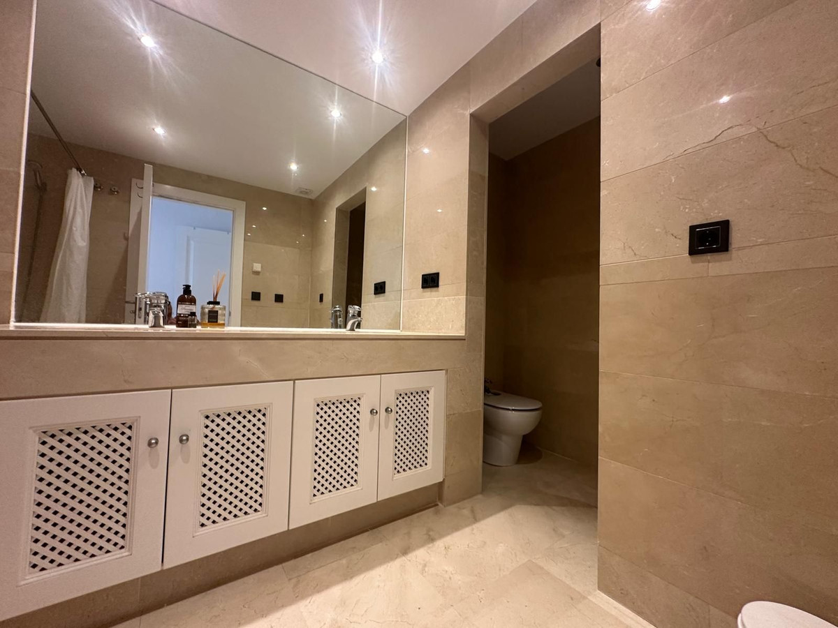 Appartement te koop in Nueva Andalucía | 2 slaapkamers H5083303