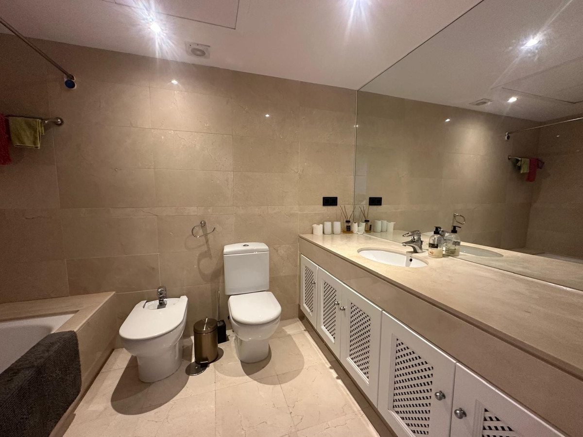 Appartement te koop in Nueva Andalucía | 2 slaapkamers H5083303