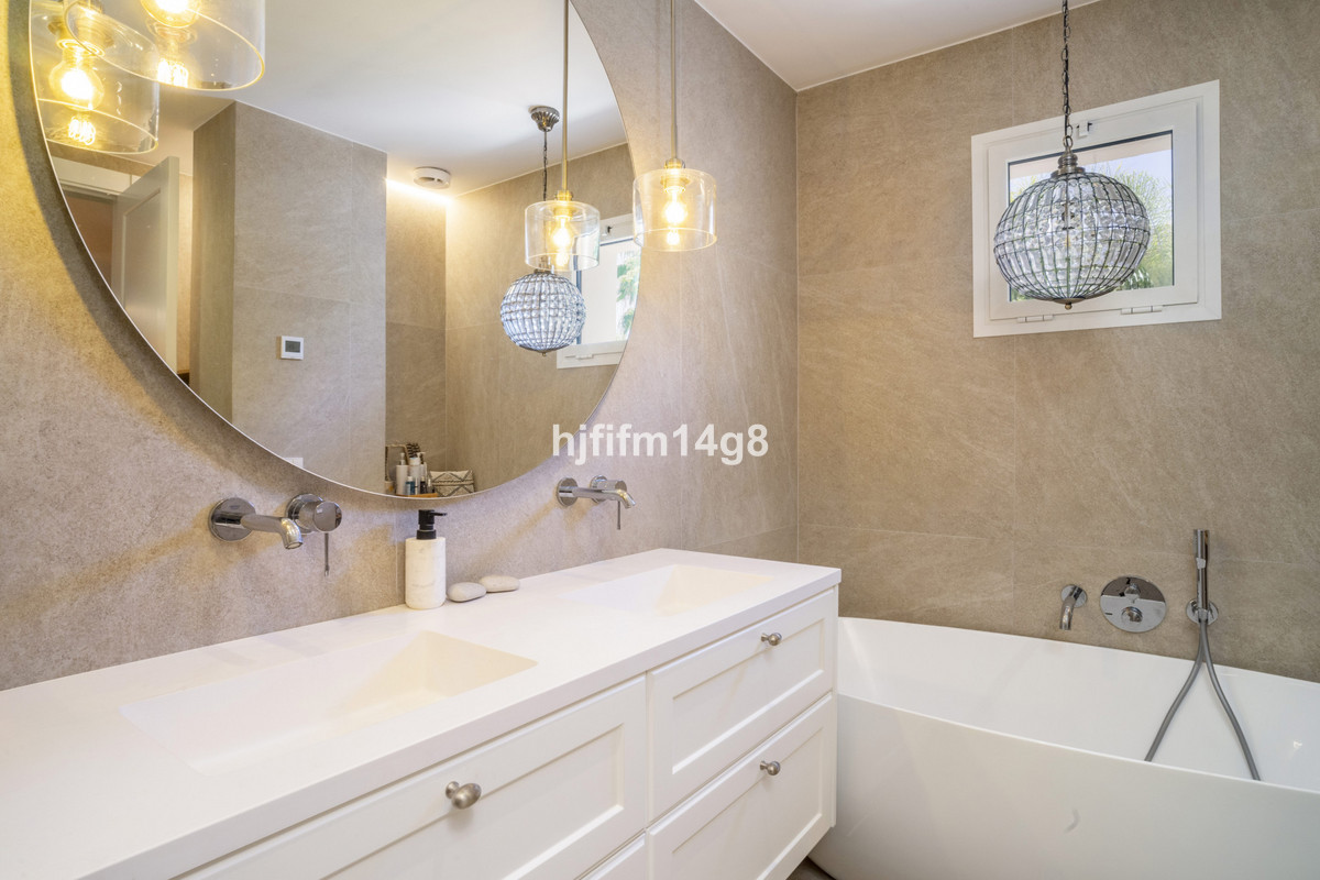 Appartement te koop in Nueva Andalucía | 3 slaapkamers H5084344